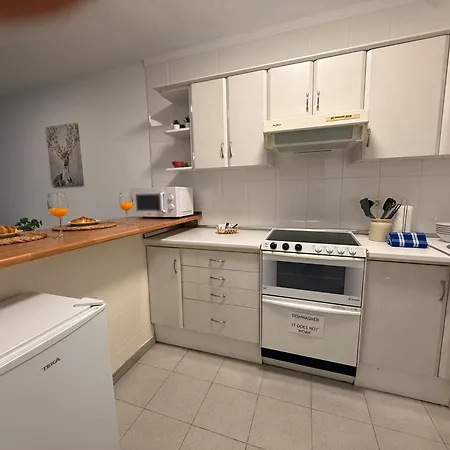 Good Vibes Siam View 公寓 阿德耶